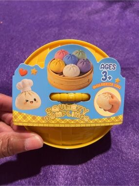 Squeezy Dumplings Kids Toy - Mixed Pastel Set (Yellow Packaging)